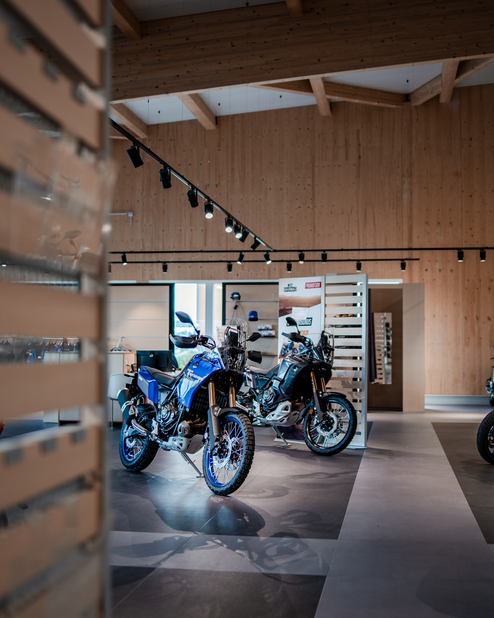 ausstellungsraum-bei-motorrad-wuschek